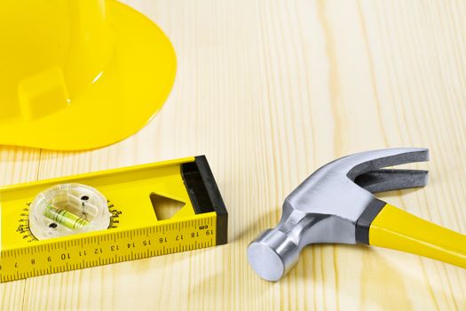 hammer hardhat construction level