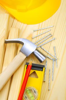 hammer nails level pencil plank harhat