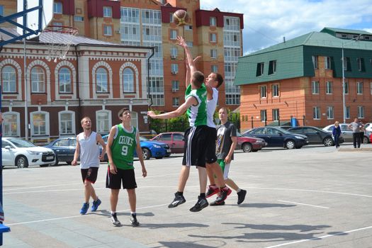 Day of youth of 2013, Tyumen. Basketball competitions in Tsvetnoy Boulevard.