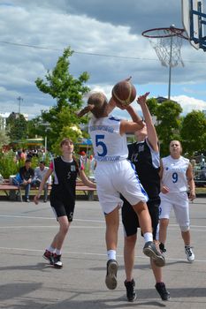 Day of youth of 2013, Tyumen. Basketball competitions in Tsvetnoy Boulevard.