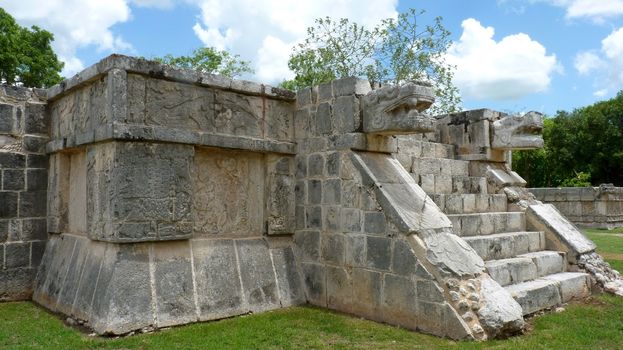Kukulkan pyramid in Chichen Itza on the Yucatan Peninsula, Mexico