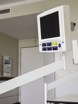 Picture of a monitor in a room of a hospital