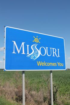 Welcome sign at the entrance to the state of Missouri.