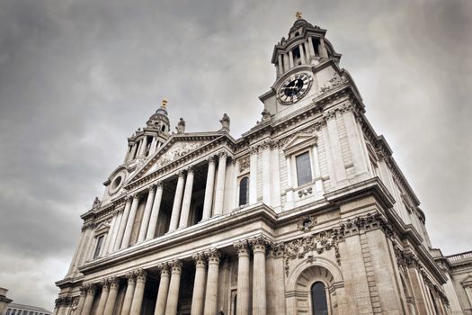 St Paul's Cathedral in London, the UK. Cloudy dramatic sky