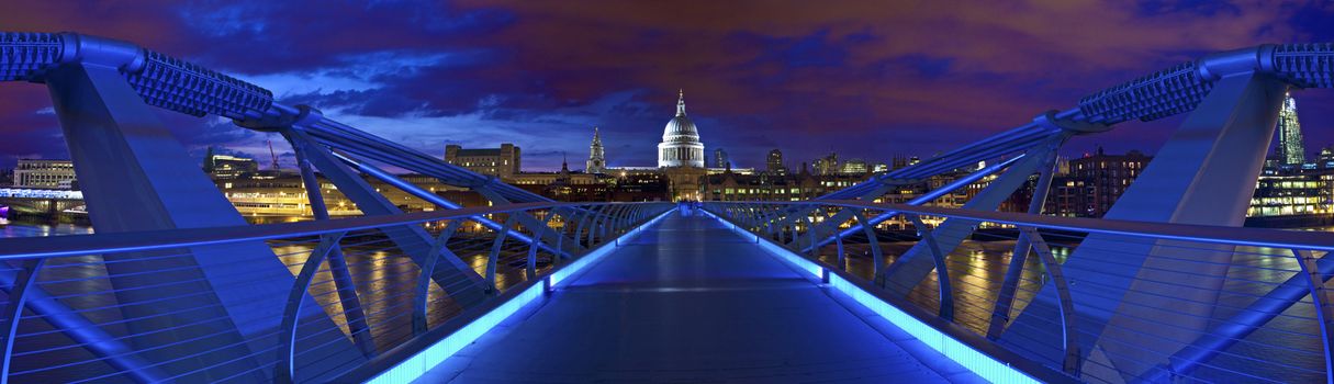 St. Paul's Cathedral and the Millennium Bridge Panorama.