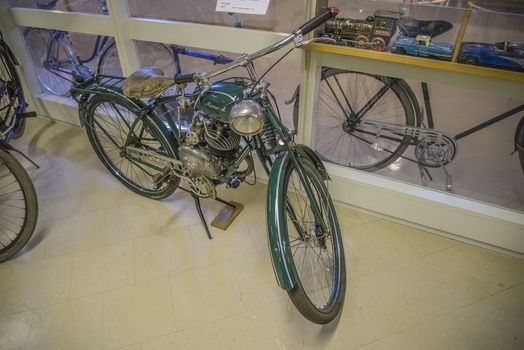 Engine: 98cc, ILO, 2-stroke, 2.8 hp. All the pictures are shot on Ed's motorcycle and Motor Museum in Ed, Sweden. Interesting museum, which is worth a visit.