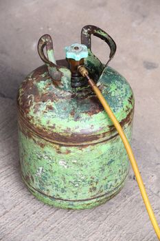 Old refrigerant tank use for air conditioner