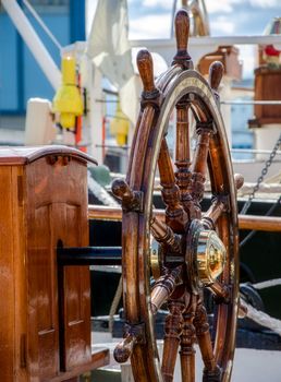 Steering wheel of a sailing vessel