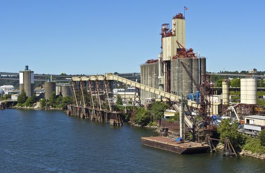 Grain elevator dispenser without cargo Portland Oregon.