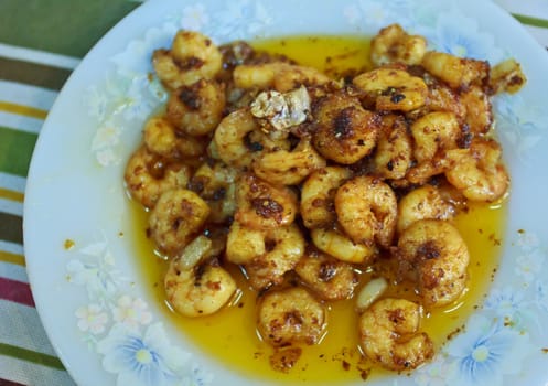 Fried shrimp with garlic