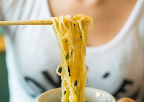 Dipping cold noodle with traditionnal japanese Zaru soba sauce