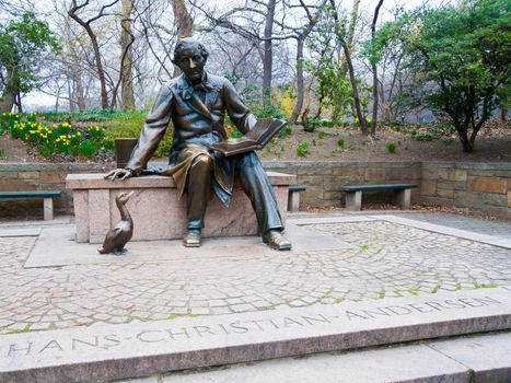 sculpture of Hans Christian Andersen in the Central Park of NYC