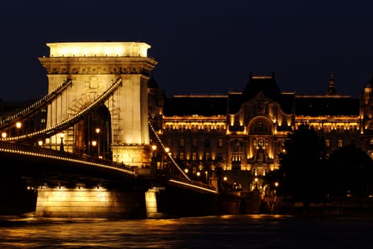 Night image with traffic of the hungarian chain Bridge