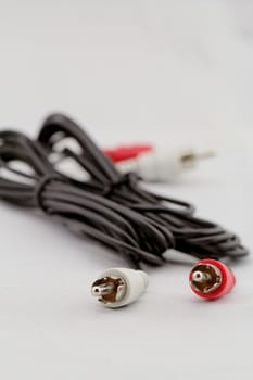 Left-right audio RCA cable on a white background (red white)