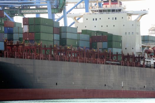 carry containers to quay in the wearing of Fos-sur-Mer beside Marseille to charge its cargo.