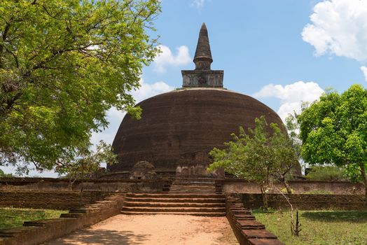 Rankoth Vehera, the largest Buddhist dagoba at the ruins of the ancient kingdom capital Polonnaruwa, Sri Lanka 