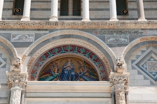 Lunette above the middle door of the cathedral, picturing Virgin Mary by Giuseppe Modena da Lucca. Cathedral of Pisa. Piazza dei miracoli, Pisa, Italy.