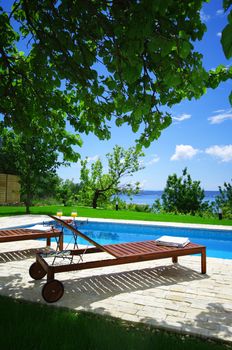 Luxury home Swimming pool near the sea