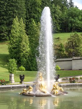 An image of the fountain at castle linderhof in bavaria germany