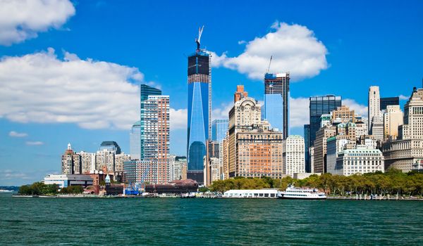 New York City skyline at afternoon w the Freedom tower