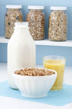 Delicious and healthy crunchy oats cereal, popular around the world, and often eaten in combination with yogurt or milk. 