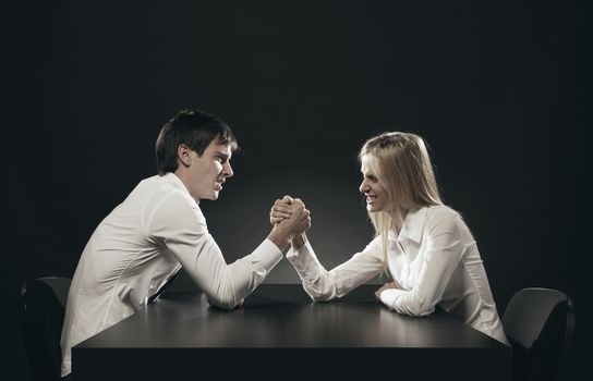 husband and wife Arm Wrestling