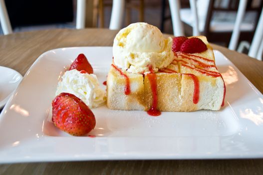 strawberry toast dessert for meal