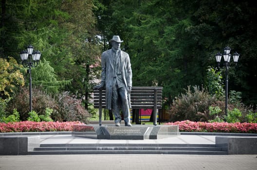 Statue of S. Rachmaninoff in gardens in Novgorod, Russia