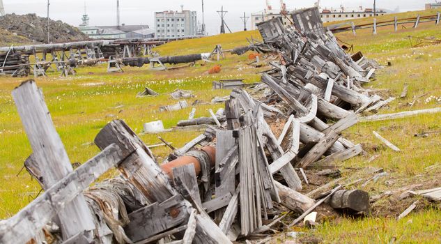 the pipeline among North permafrost on props