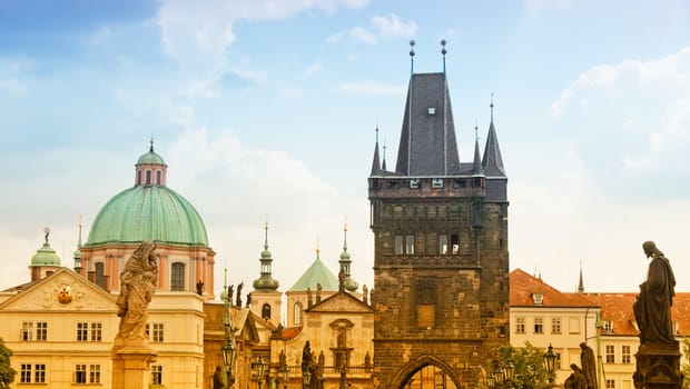 Sunrise on Charles bridge in Prague, the Czech Republic