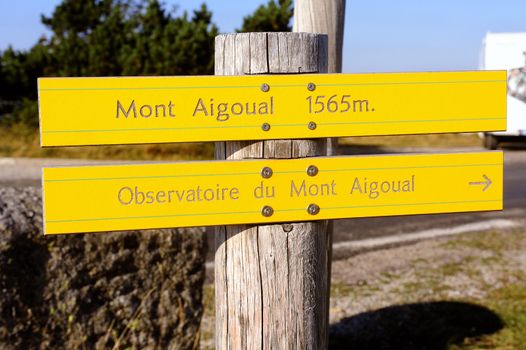 Sign indicating the arrival at Mount Aigoual