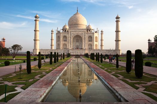 taj mahal agra uttar pradesh in india