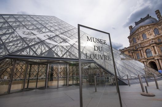 the louvre museum in paris