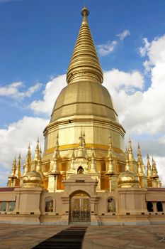 Wat Phra Bat Huai Tom. Places of worship Buddha Relics Pagoda.