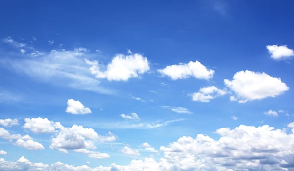 white clouds against blue sky with cloud close up