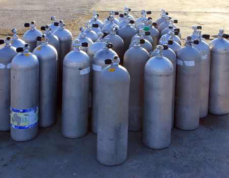 Scuba air tanks with valves 