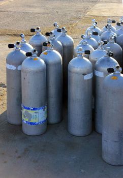 Scuba air tanks with valves