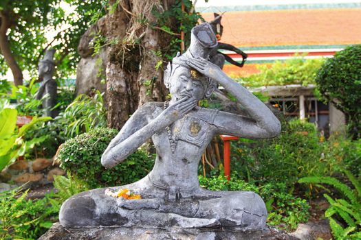 Hermit contortionist in wat pho of Thailand