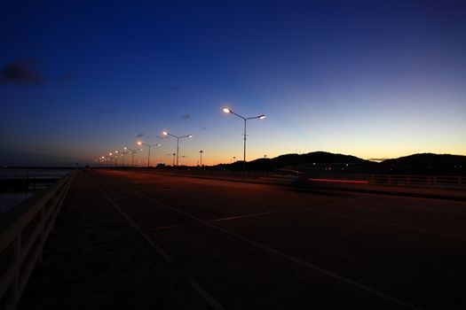 Street light the night sky is beautiful.