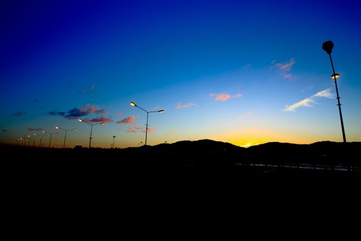 Street light the night sky is beautiful.