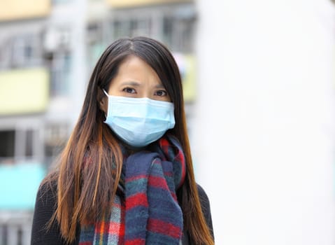 woman wearing face mask