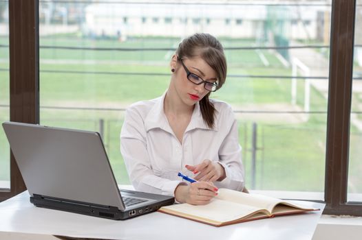 bussineswoman with laptop 