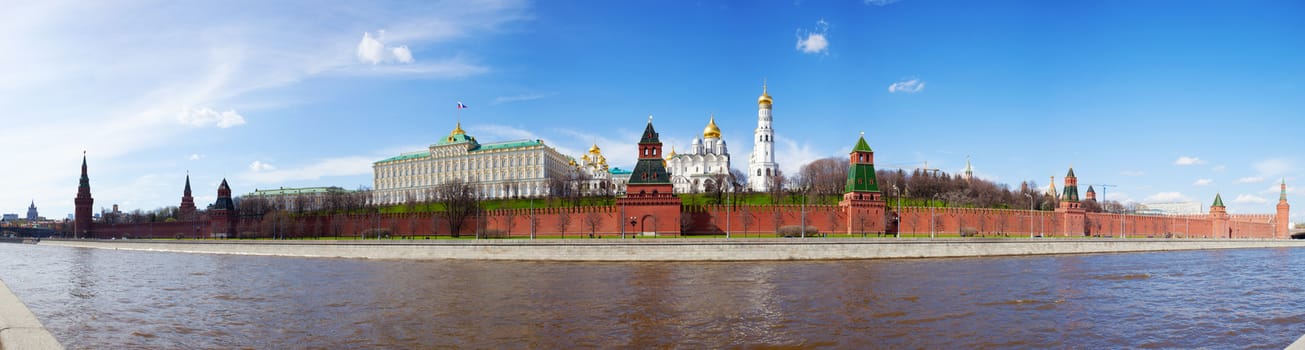 Kind to the Moscow Kremlin, Grand Kremlin Palace, Cathedrals and quay Moskva River