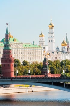 The Kremlin, Moscow, Bolshoy Stone Bridge, Vodovzvodnaya (Sviblova) Tower, the Kremlin Palace and Cathedrals