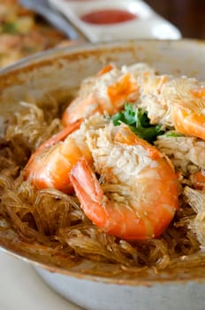 close up baked  prawn with vermicelli , ginger & pepper sauce