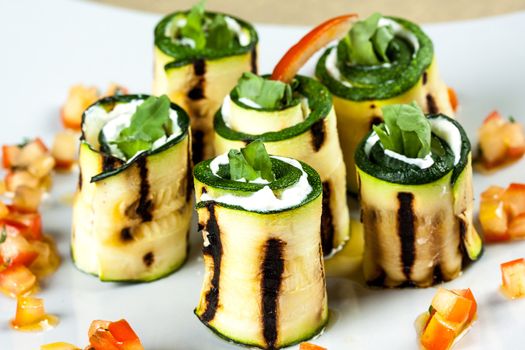 zucchini rolls with goat cheese