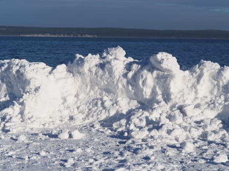 Snowdrift on the lake