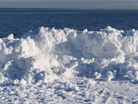 Snowdrift on the lake