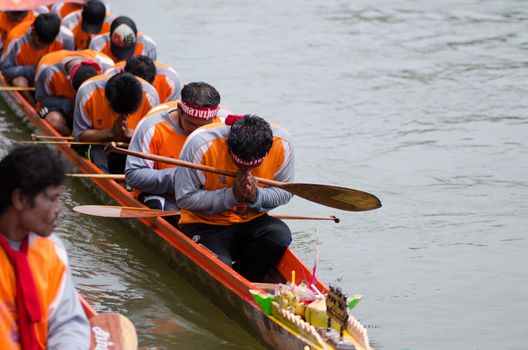 Petchaburi, THAILAND - October 7 : Participants in the Petchaburi Long Boat Competition 2012 on October 7, 2012 in The Petchaburi river ,Petchaburi Province, Thailand. 