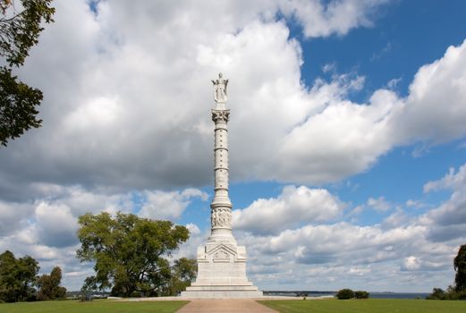 This monument commemorates the American and French victory at the battle of Yorktown. At the top is a statue of Lady Liberty.
